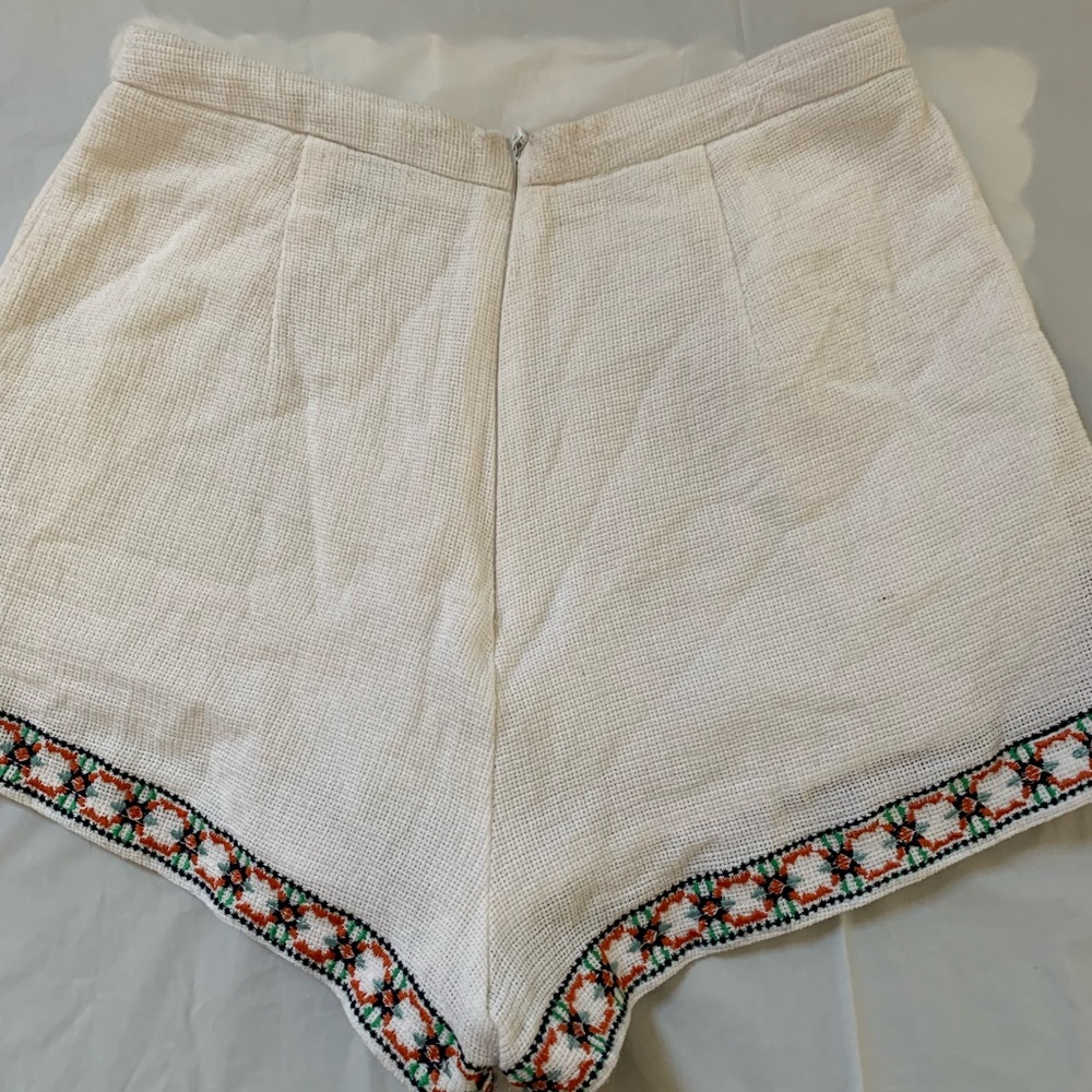 Shorts - Picture 3 of 3